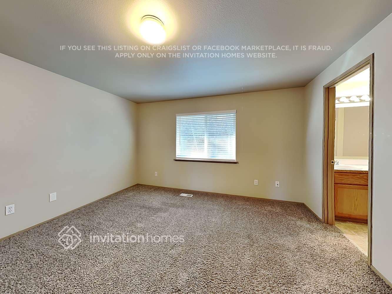 Building Photo - 14904 Woodland Ave E