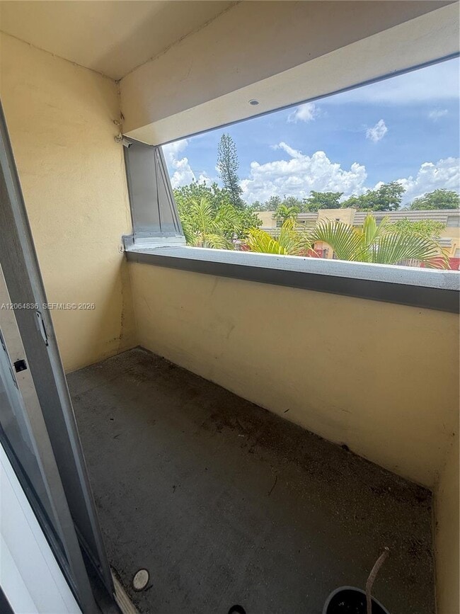 Building Photo - 8383 SW 137th Ave