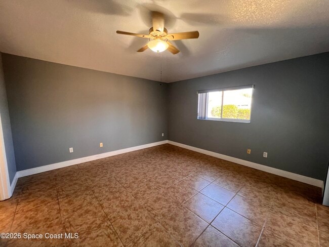 Building Photo - 2565 Ventura Cir