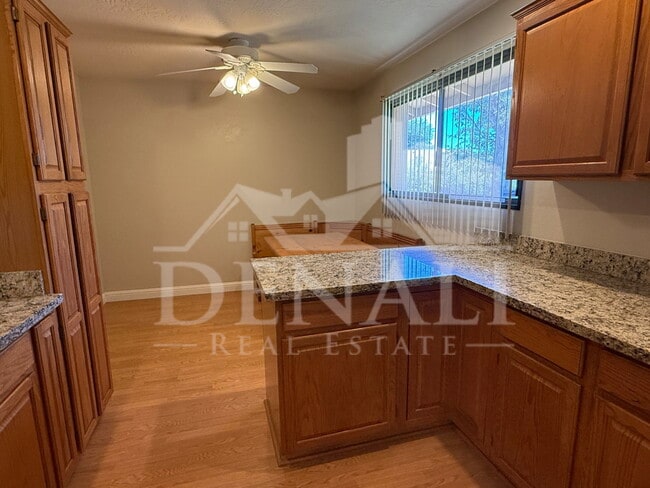 Building Photo - 5129 E Emile Zola Ave