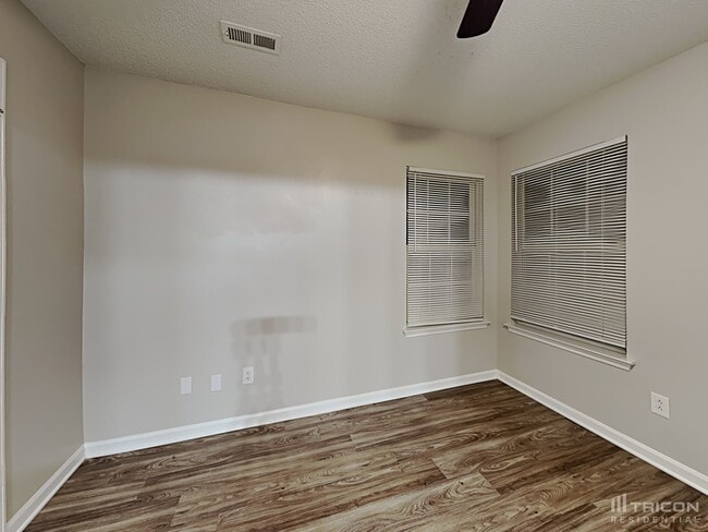 Building Photo - 12219 Stewarts Crossing Dr