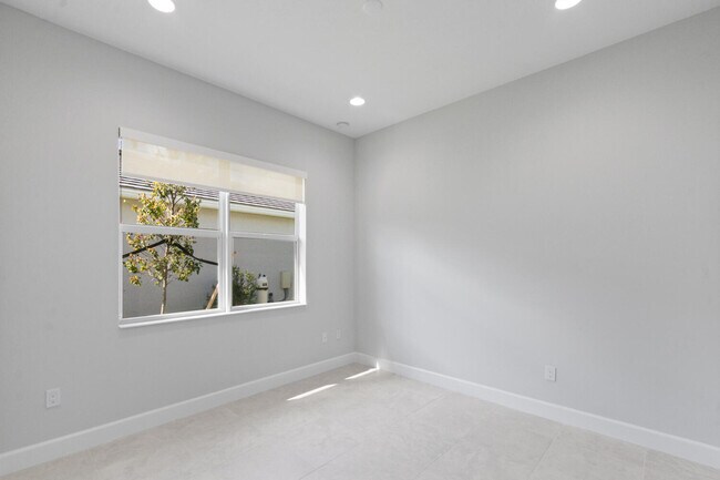 Building Photo - 5579 Liberty Ln