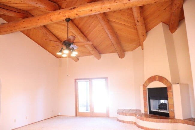 Building Photo - Golf Course Location