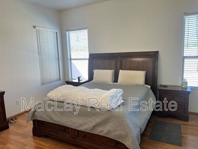 Building Photo - 1612 W Morelos St