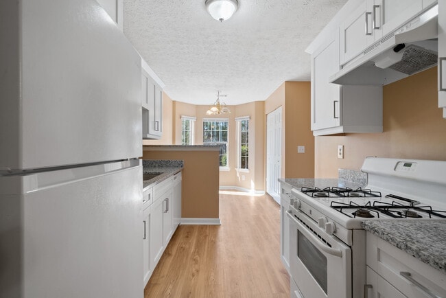 Building Photo - 7253 Crestside Dr