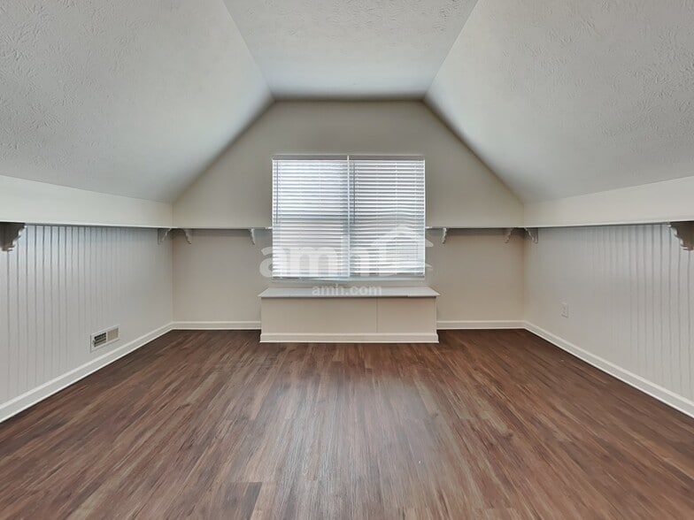 Building Photo - 4206 N Gensen Loop
