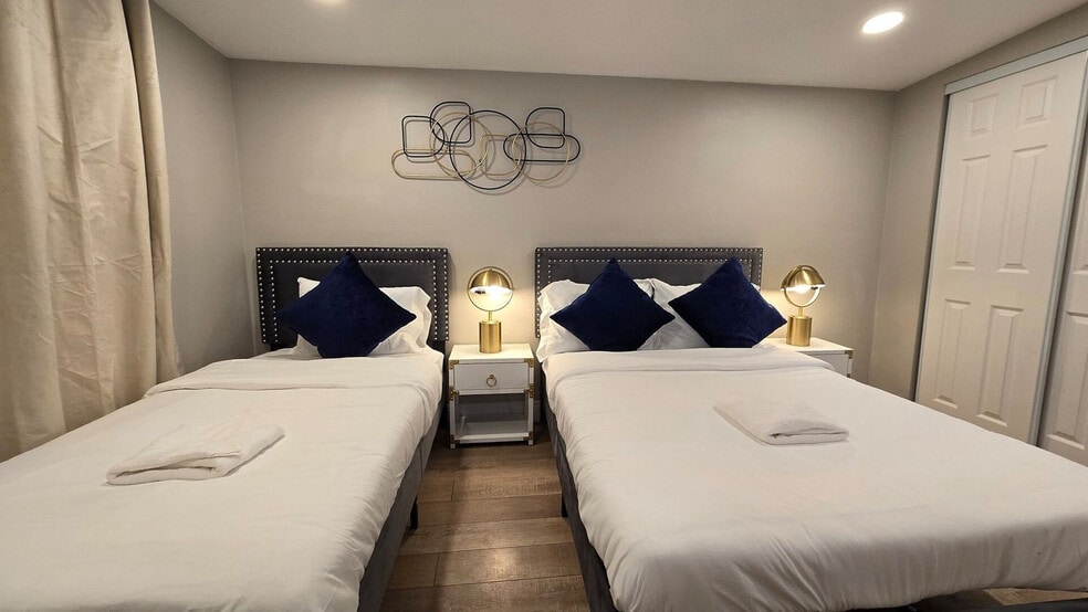 Building Photo - 1059 Gillespie Dr