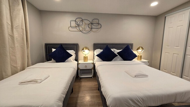 Building Photo - 1059 Gillespie Dr