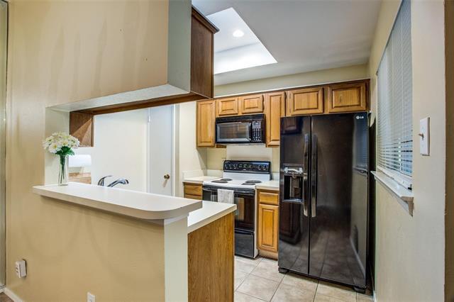 Building Photo - 8601 Park Ln