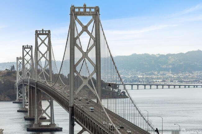 Building Photo - 425 1st St