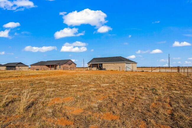 Building Photo - Country Living In Roosevelt ISD!