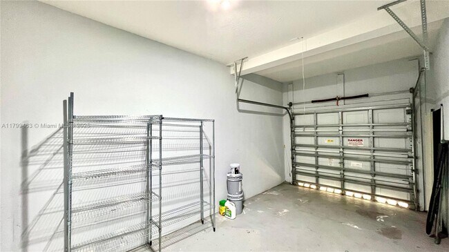 Building Photo - 12651 SW 143rd Ln