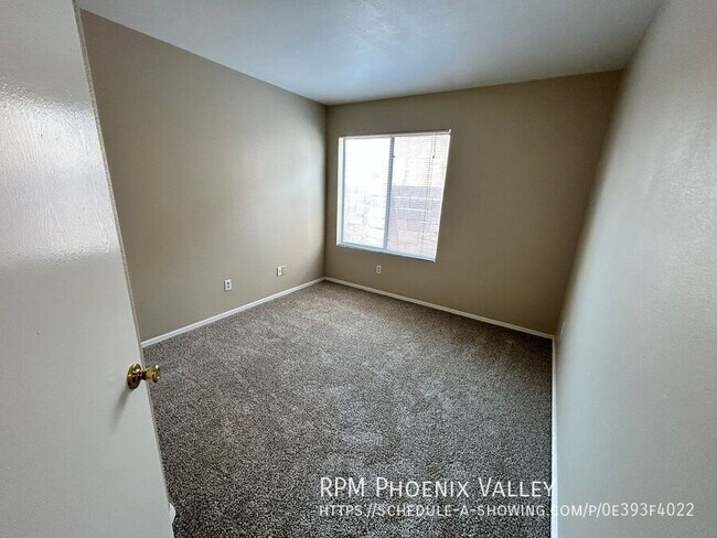 Building Photo - 8239 W Voltaire Ave