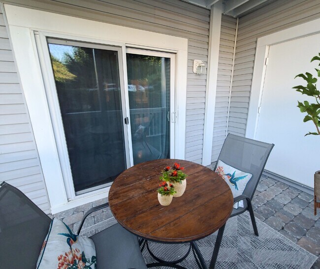 Building Photo - 12032 Cardamom Dr