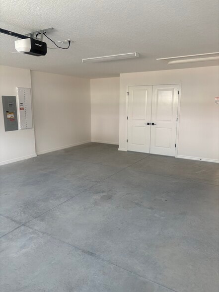 Building Photo - 7435 Cunningham Path