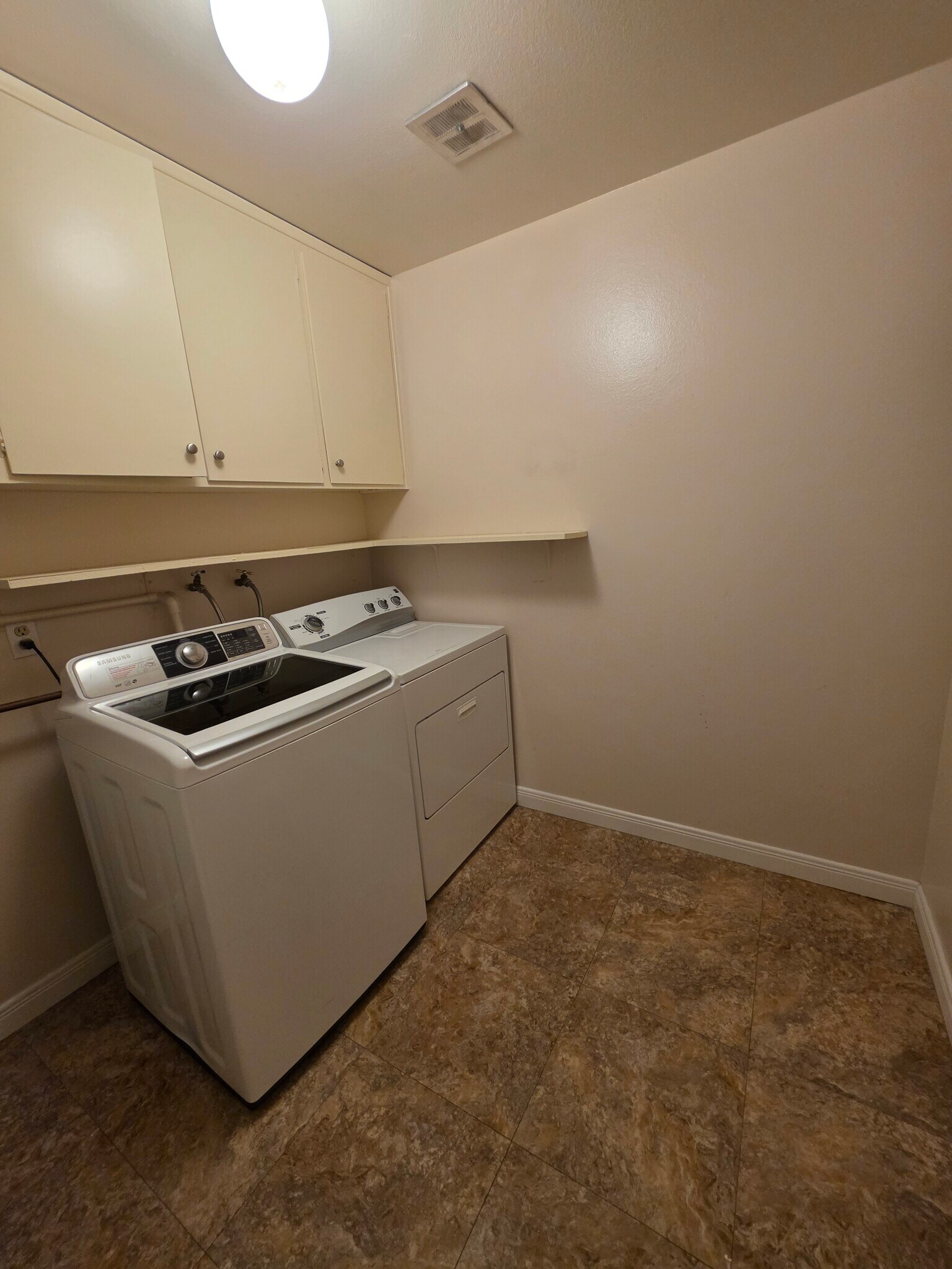 Building Photo - 16625 Roca Dr