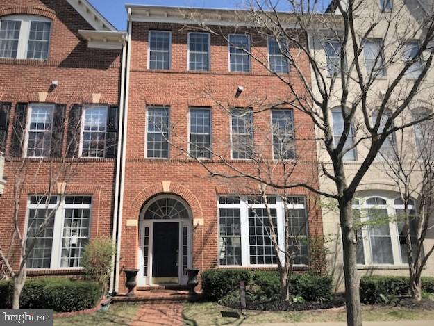 Building Photo - 1115 Crestfield Dr