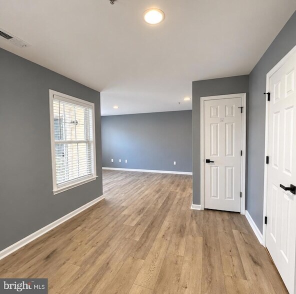 Building Photo - 2467 Cheyenne Dr