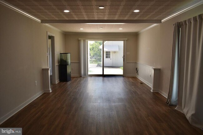 Building Photo - 4055 Ringwood Rd