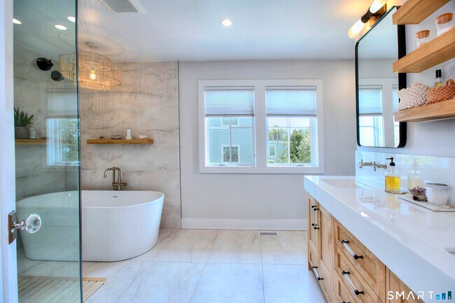 Building Photo - 26 Island Way