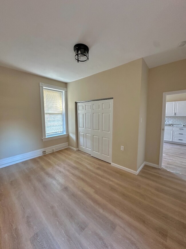 Building Photo - 2 Bed/1 bath for rent in South City - $995...