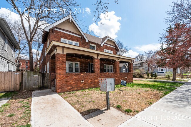 Building Photo - 3933 Charlotte St