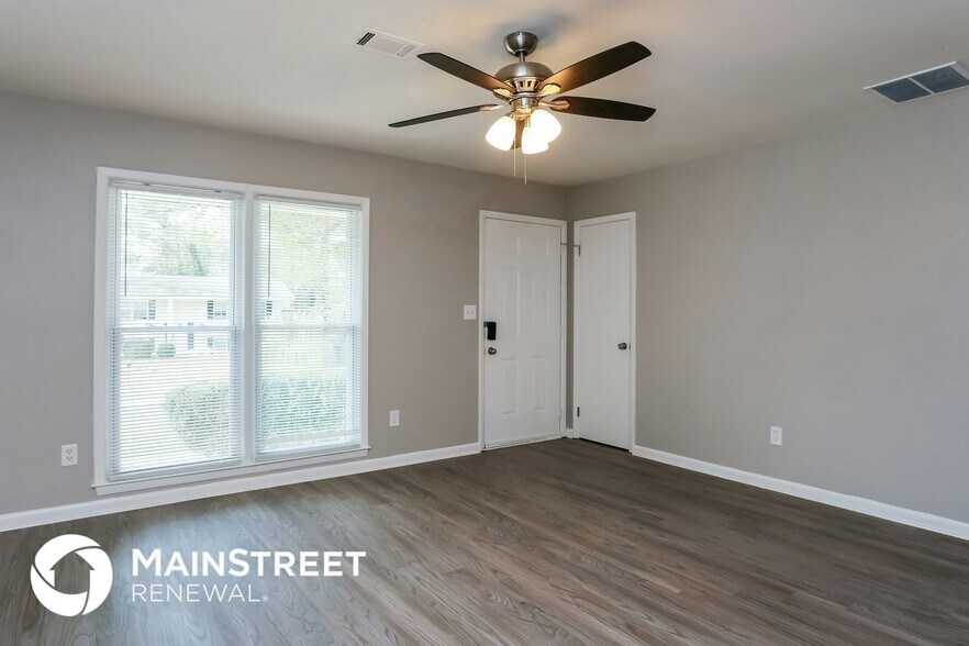 Building Photo - 2858 Spruce Point Rd