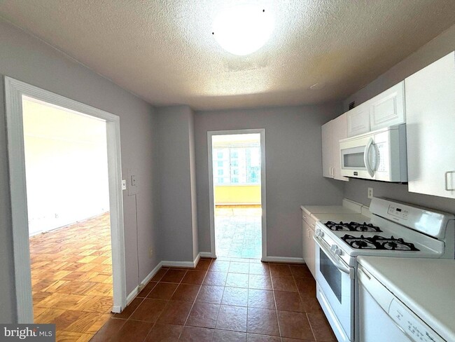 Building Photo - 11801 Rockville Pike