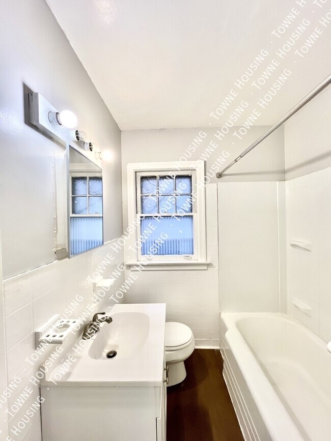 Building Photo - 554 26th St