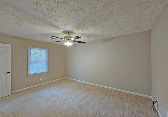 Building Photo - 434 High Creek Trce