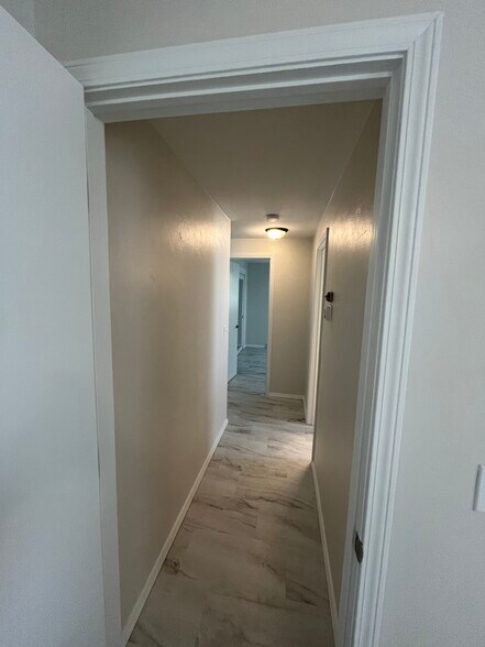 Building Photo - 517 Kelly Jo Dr