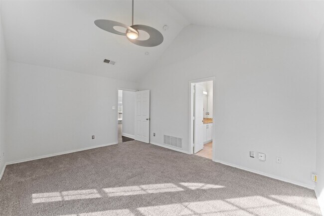 Building Photo - 919 Kim Ln