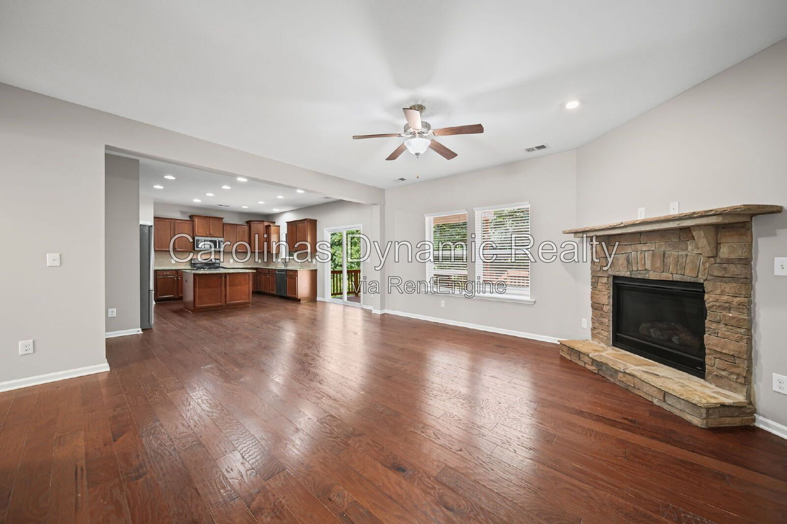 Building Photo - 1912 Madeira Cir