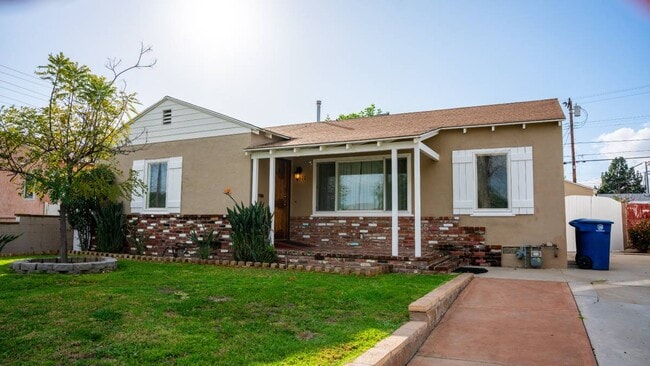 Building Photo - 1511 N Rose St