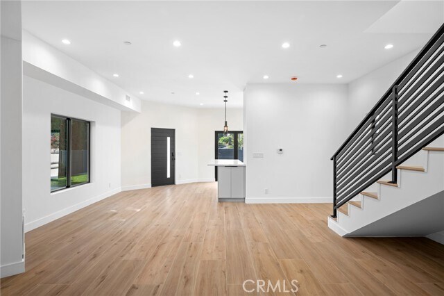 Building Photo - 9601 N Clybourn Ave