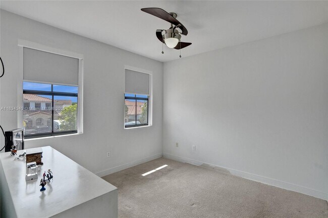 Building Photo - 1007 NW 99th Ct