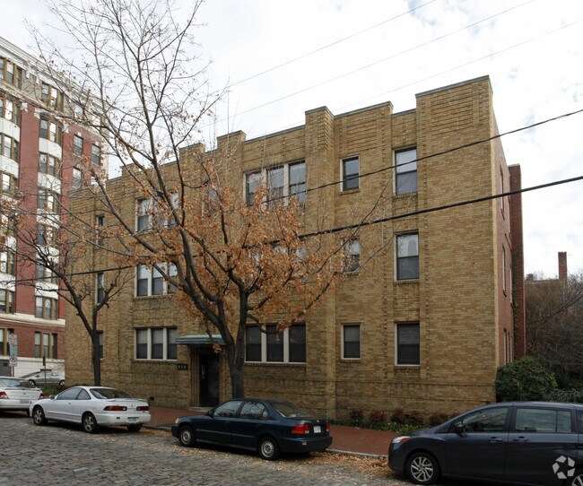 Building Photo - Rosemyr Apartments
