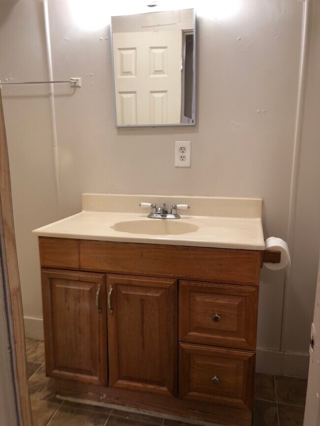 Building Photo - 1115 NW 9th St