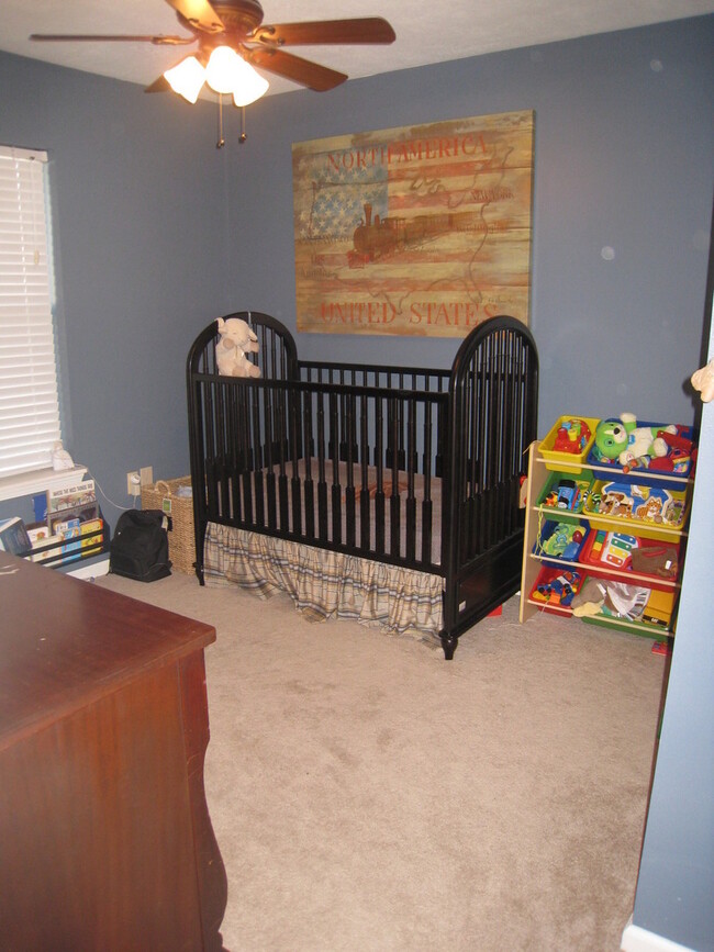 Building Photo - Open Floor Plan