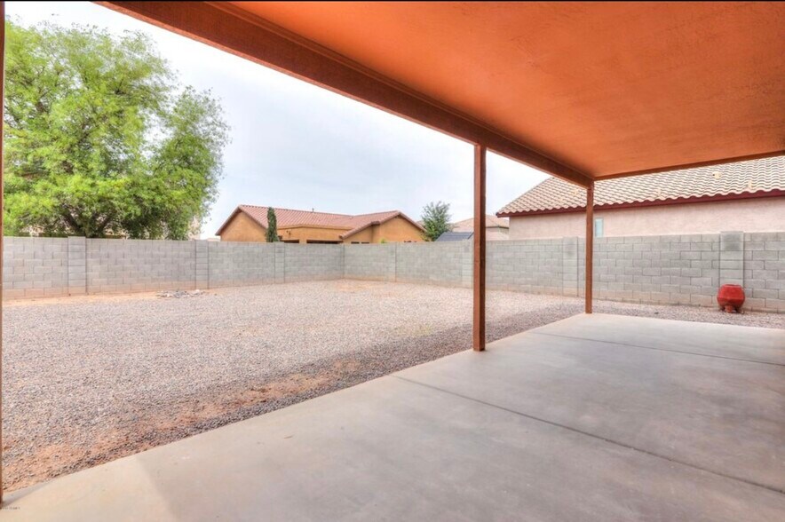 Building Photo - 45694 W Ranch Rd