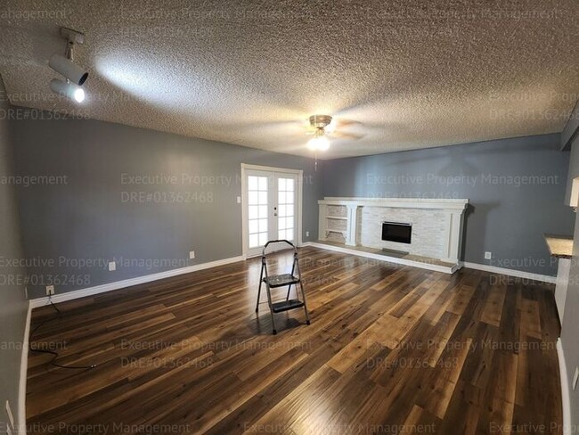Building Photo - 3 Bedroom 2 Bath house