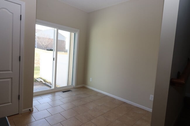 Building Photo - Town house in Kansas City, KS