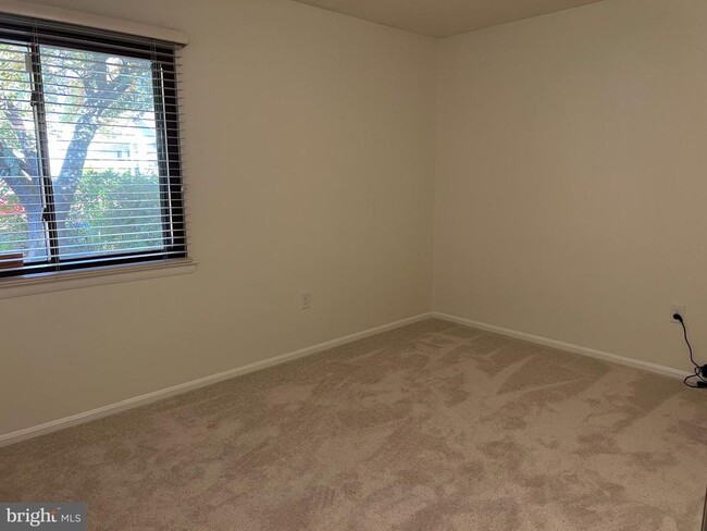 Building Photo - 11400 Turnmill Ln