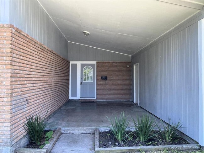 Building Photo - 6143 Grape St