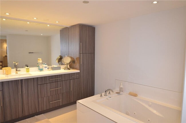 Building Photo - 19355 Turnberry Way