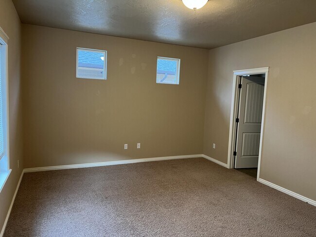 Building Photo - 1307 W Sanetta St