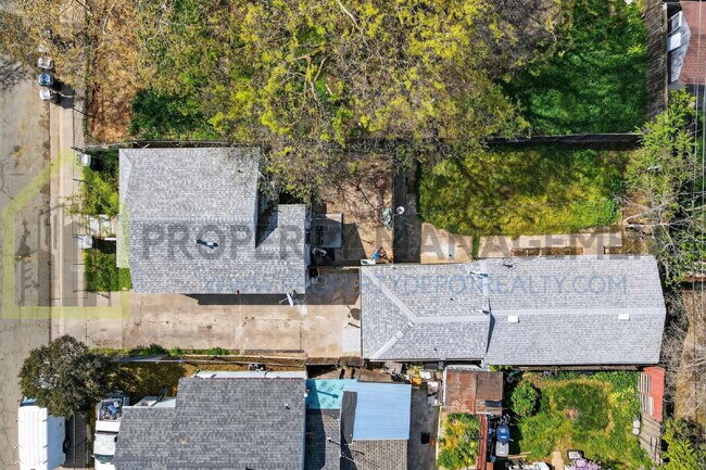 Building Photo - 3647 18th Ave