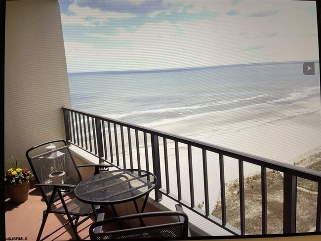 Building Photo - 3851 Boardwalk