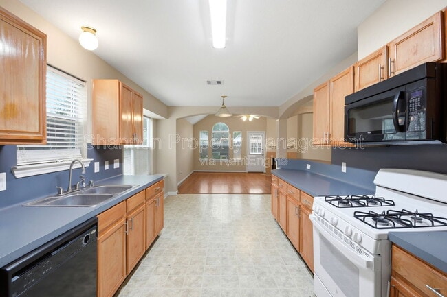Building Photo - 3924 Highland Vale Ct