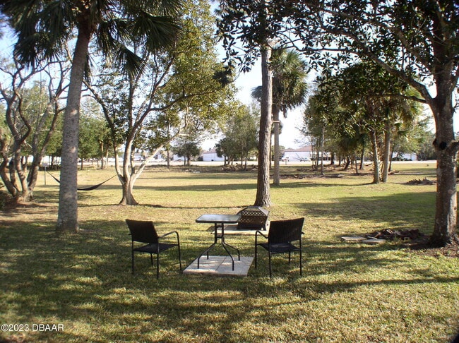 Building Photo - 8 Taxiway Lindy Loop